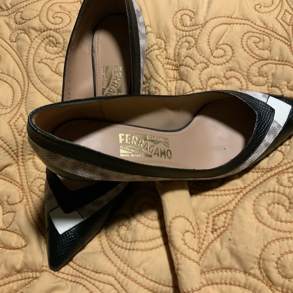 Salvatore Ferrara, black with gray and white like trim, size 8.5 - Picture 3 of 10